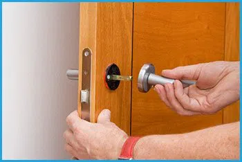Lock Locksmith Services Oak Park, CA 818-570-0964 - 12-changing-locks