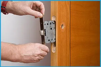 Lock Locksmith Services Oak Park, CA 818-570-0964 - 13-new-locks-installation