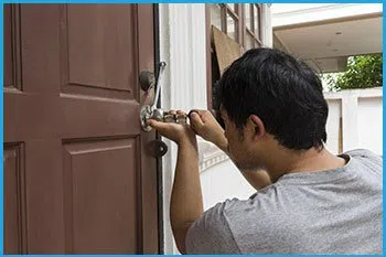 Lock Locksmith Services Oak Park, CA 818-570-0964 - 16-emergency-locksmith-opening