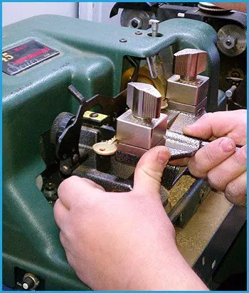 Lock Locksmith Services Oak Park, CA 818-570-0964 - 18-key-making